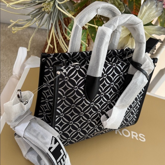 Michael Kors Mirella Crossbody Purses Brand New Authentic 10x8 - Picture 2 of 9